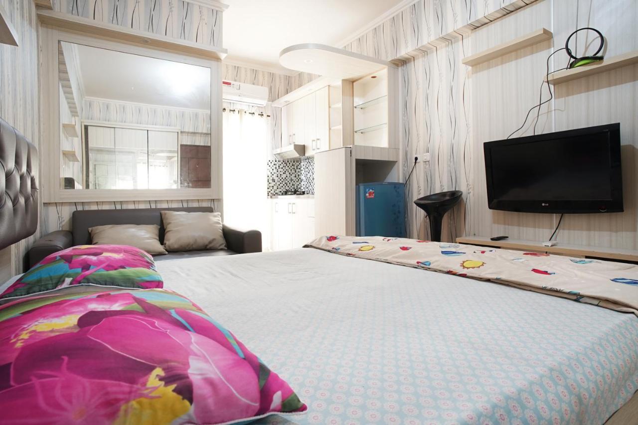 Planet Room Kemang View Бекаси Экстерьер фото